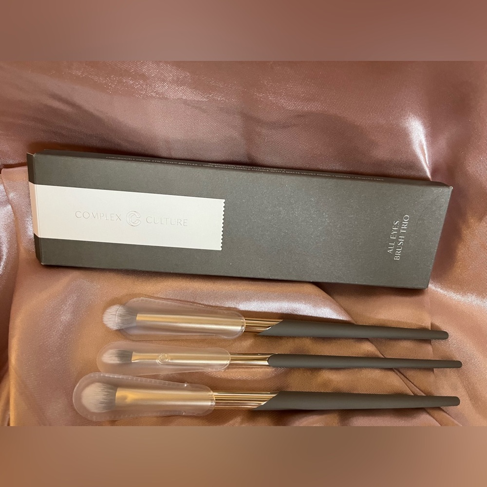 Complex Culture new in box makeup brush set